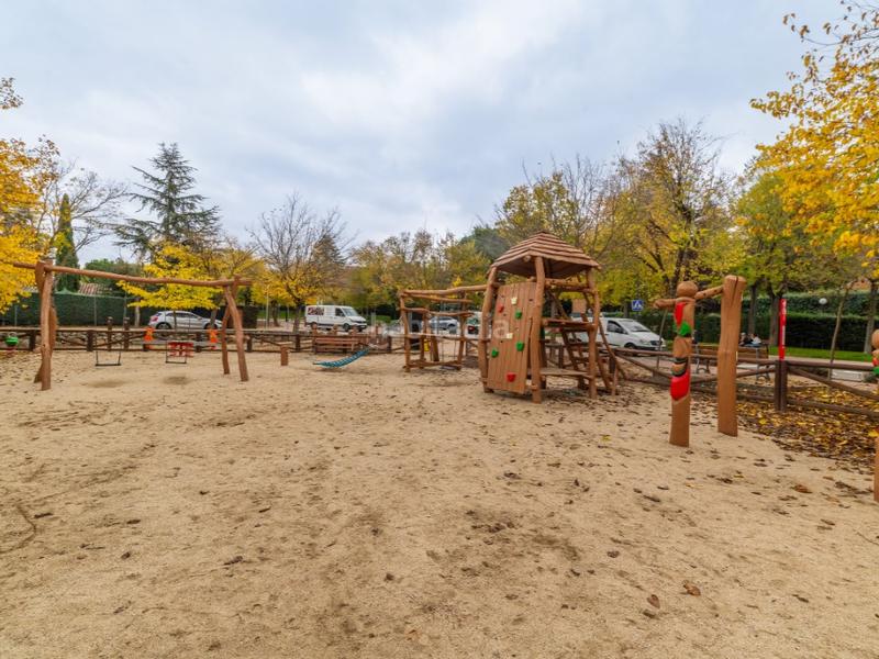 Foto 6dfb3f22-1d58-453b-819f-fbed8901392c. Xalet a urbanización La Moraleja La Moraleja