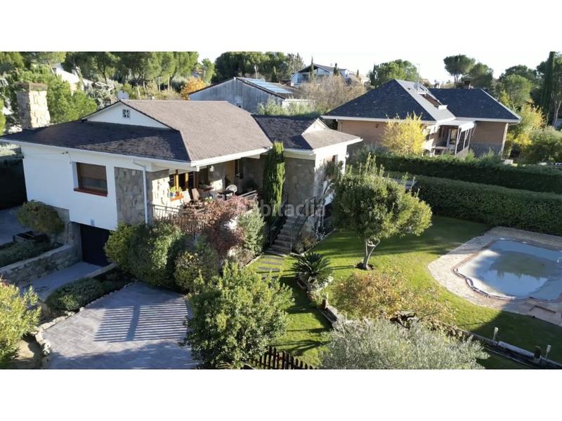 Foto c827b657-e813-4a60-be78-62e0ac93a625. Chalet con parcheggio in Cerro Alarcón Valdemorillo