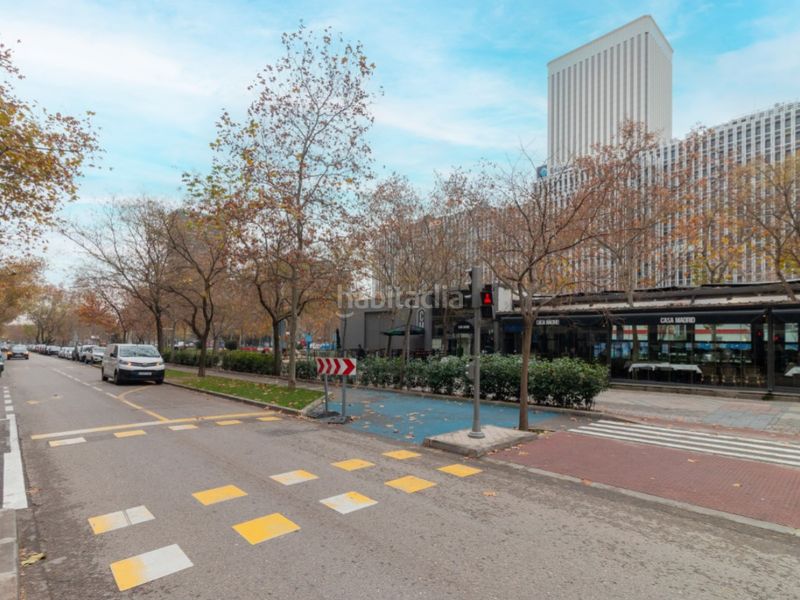 Foto f993b0b4-d5cb-42ff-b353-7f24885a1e93. Planta baixa a El Viso Madrid