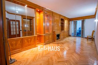 Etagenwohnung in Calle de la Luna