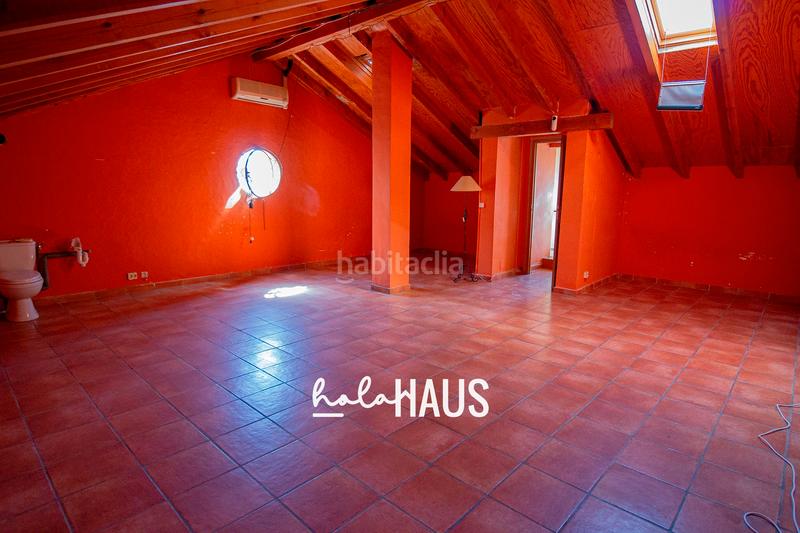 Foto 6edd112e-877e-4987-be42-d5afc0a0cec4. Chalet la esquina dorada de Peñagrande! en Peñagrande Madrid