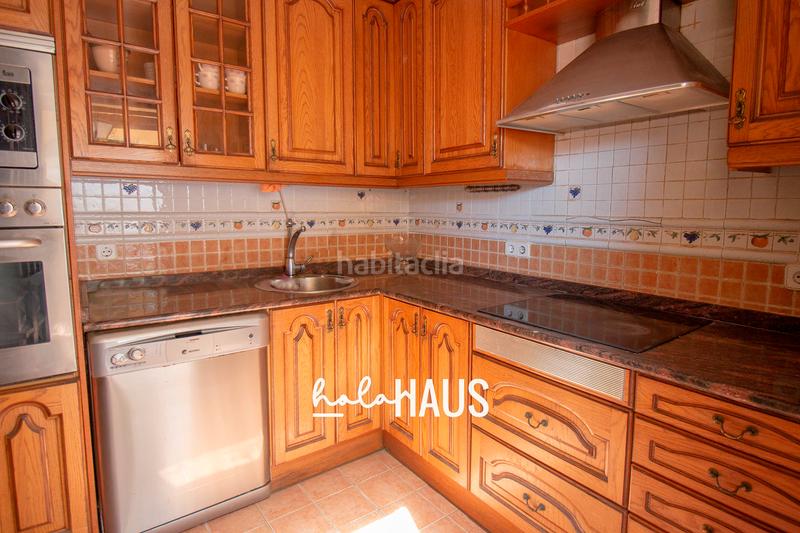 Foto 791420a9-fd23-413e-abab-4c35c8ee944d. Chalet la esquina dorada de Peñagrande! en Peñagrande Madrid