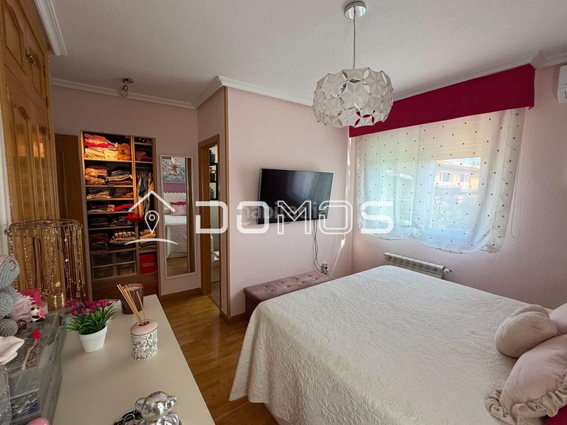 Foto bf4526a0-9c01-4796-807b-4610b913acb3. Casa amb calefacció piscina a Colegios Moralzarzal