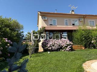 Casa en Colegios. Impresionante vivienda pareada en moralzarzal