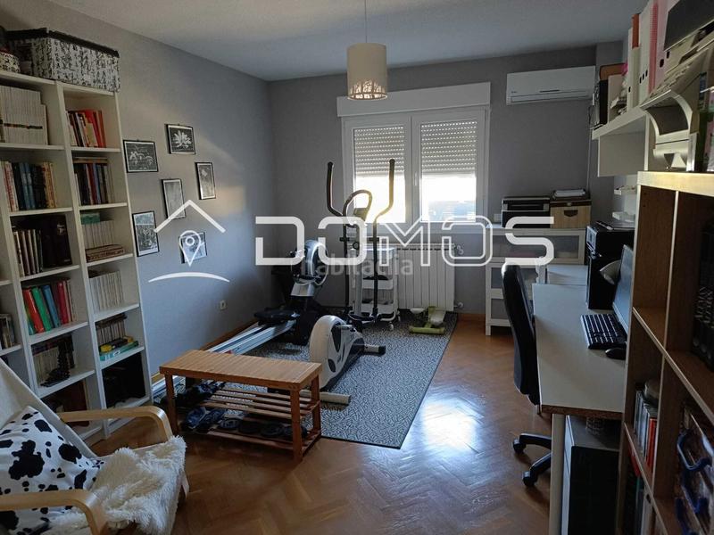 Foto 4926e105-a589-4942-a04c-e2568b7a08ca. Casa chalet pareado único con piscina climatizada en Guadarrama