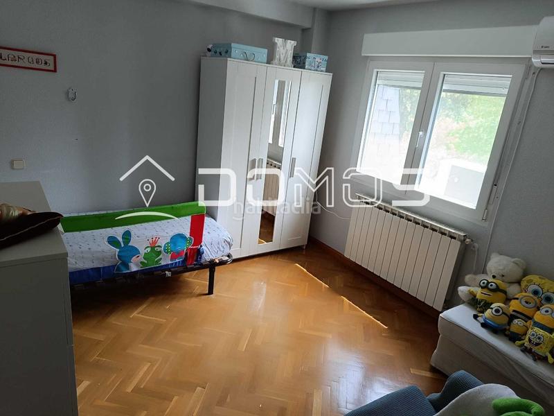 Foto 9f8a7865-472f-4141-878f-4a0bae59ac18. Casa chalet pareado único con piscina climatizada en Guadarrama