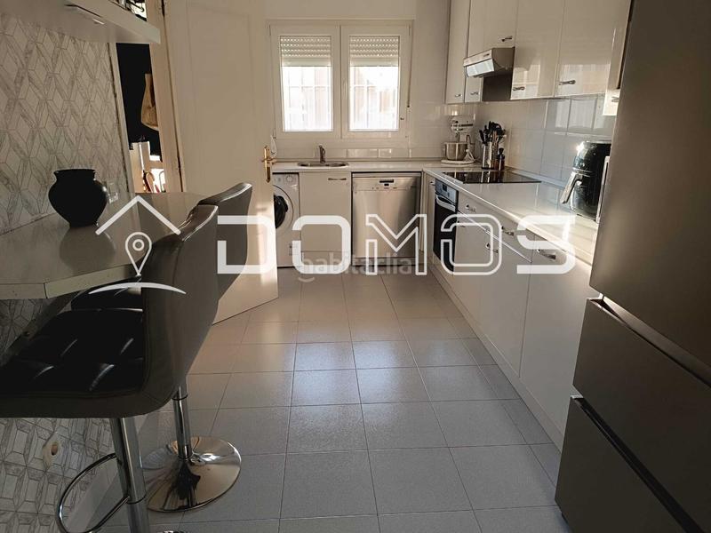 Foto be716b2b-bbd0-4f74-b4c0-f7390a9ce735. Casa chalet pareado único con piscina climatizada en Guadarrama