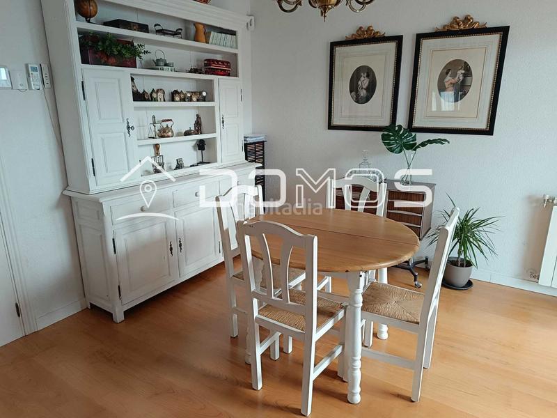 Foto ee8ad8f0-96d9-4157-94ff-3262575fbc27. Casa chalet pareado único con piscina climatizada en Guadarrama