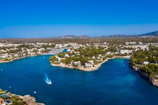 Fondo rustico in Cala d´Or. Último solar en primera línea del mar en venta en cala dor, mall