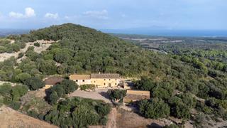 Bauernhof in Artà Poble. Extensa finca agrícola con varias edificaciones en venta en arta