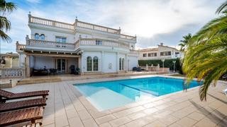 Chalet en Sa Torre. Lujosa villa con vistas al mar en venta en sa torre, lluchmajor,