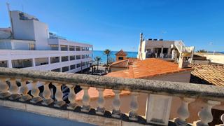Chalet à S´Arenal. Edificio residencial en venta a pocos mts del mar en la playa de