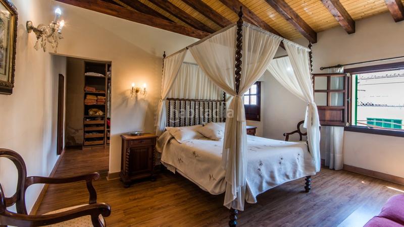 Foto d14d398d-44d1-433a-83cb-b09d940849aa. Casa pareada casa adosada modernista con restaurante en venta , mallorca en Sóller