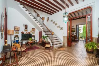 Maison jumelée à Sóller. Preciosa casa señorial con patio en venta en soller, mallorca