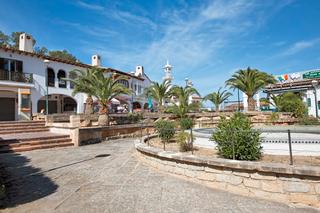 Local Comercial a Costa de la Calma. Local comercial en venta cerca de la playa en santa ponsa en mal
