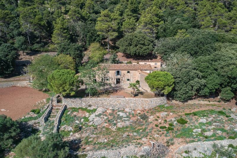 Foto dde5d499-7bf4-4af7-b4b7-10707c84f93c. Casale con parcheggio in Escorca