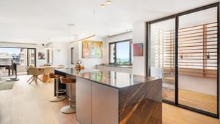 Apartament a Santa Catalina. Reformado apartamento con aparcamiento y trastero en venta en pa