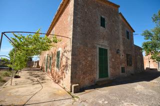 Mas à Sa Casa Blanca. Tradicional posesión en venta cerca de palma de mallorca