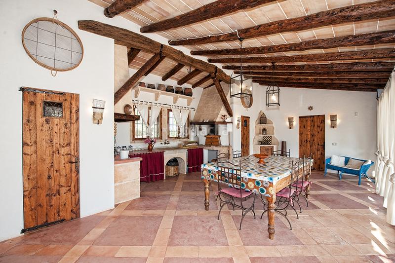 Foto c048756a-7ad0-4fc3-99e5-c4715acbf476. Bauernhof mit parking in Campos