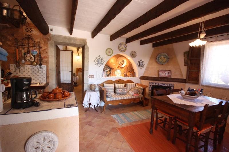 Foto ebd9cf5f-9288-45ba-85ad-7b60e63e4dd2. Bauernhof mit parking in Campos