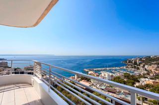tic a Sant Agust. Espacioso tico reformado con vistas al mar en venta en san agus