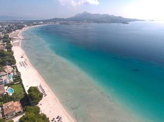 Maison jumelée à Port d´Alcúdia-Platja dÁlcúdia. Adosado con jardín en venta en puerto alcúdia, mallorca