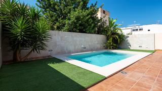 Chalet à Los Almendros-Son Rapinya. Villa con piscina en venta cerca de colegios, zona son rapinya,