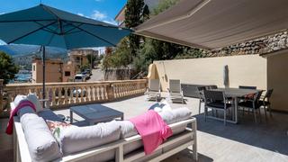 Appartement à Sóller. Apartamento con vistas parciales al mar en venta en puerto de só