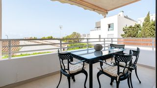 Dúplex a La Bonanova. Elegante dúplex con vistas al mar en venta en la bonanova, palma