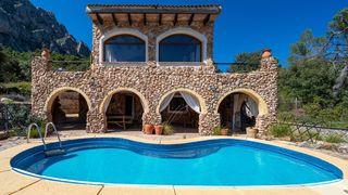 Masia a Puigpunyent. Pintoresca finca con vistas panorámicas en venta en puigpunyent,