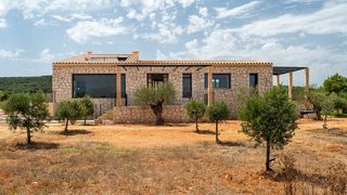 Country house in Santa María del Camí. Nueva finca rústica con apartamento invitados en venta en santa