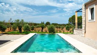 Masia a Santa María del Camí. Nueva finca rústica con apartamento invitados en venta en santa