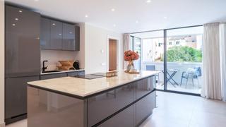 Apartament a La Missió. Piso reformado con terraza y ascensor en el centro de la ciudad