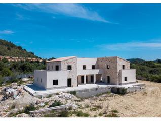 Masia a Zona d´Interior. Bonita finca de obra nueva con piscina y vistas al mar en pula,