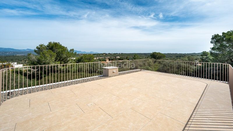 Foto 2db7ba9b-168e-46f5-841c-73e88c46daf4. Xalet amb calefacció aparcament piscina a Son Gual Palma de Mallorca