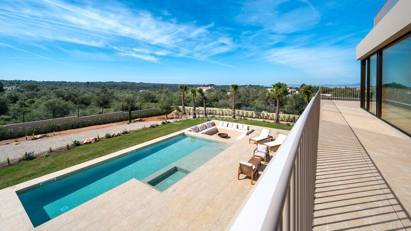 Foto e0fafdf8-b56c-4ac7-9b5f-cf74ab581f76. Xalet amb calefacció aparcament piscina a Son Gual Palma de Mallorca