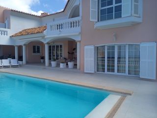 Chalet in Es Camp de Mar. Villa con impresionantes vistas al mar en venta en camp de mar,