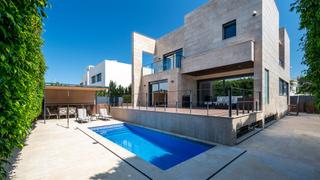 Xalet a Ciudad Jardín. Moderna villa en venta al lado de la playa de ciudad jardín, pal
