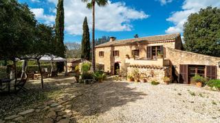 Masía en Algaida. Encantadora finca con piscina en venta en algaida, mallorca