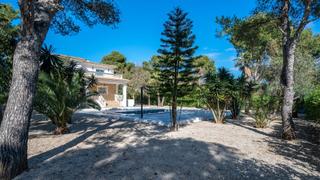 Chalet à Santa Ponça. Acogedora villa mediterránea en venta en santa ponsa, mallorca
