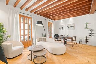 Apartament a Cort. Apartamento reformado con estilo en el corazón del casco antiguo