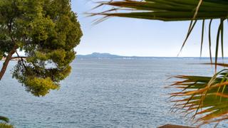 Appartement à Cas Català-Illetes. Piso en primera línea con acceso y vistas al mar en venta en ill