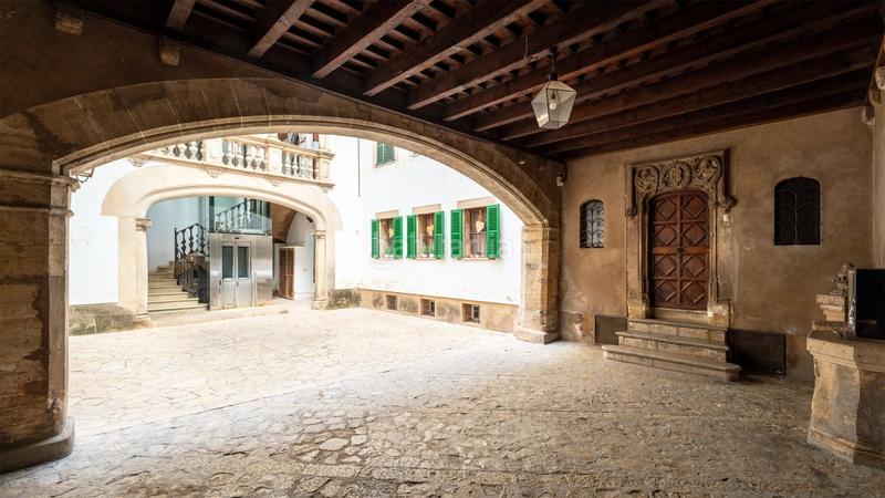 Foto 07fd26a3-f6e0-4a39-a3bc-fa424c64e853. Alquiler apartamento piso en venta en el casco antiguo en Palma de Mallorca