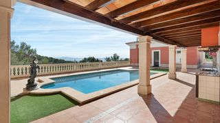 Rent Chalet in Cas Català-Illetes. Magnifica villa con vistas al mar en alquiler en bendinat, mallo