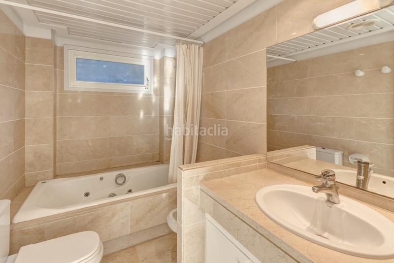 Foto cd271b60-46cb-47a7-96e6-d608299a8195. Lloguer apartament amb calefacció aparcament a Cas Català-Illetes Calvià