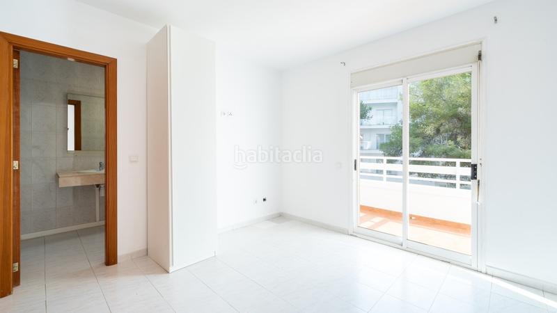 Foto b9eb939f-b1a1-4153-b0c1-4f256d964fa9. Casa aparellada a S´Arenal Palma de Mallorca
