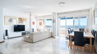 Apartament a Sant Agustí. Apartamento con 3 dormitorios en primera línea del mar en sant a
