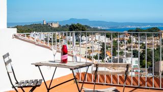 Casa aparellada a Gènova. Bonito adosado con piscina comunitaria en genova, palma de mallo