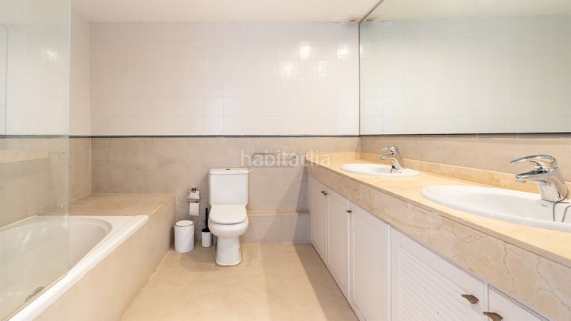 Foto 12b06215-4024-4428-88fc-abf642514804. Casa aparellada amb aparcament piscina a Gènova Palma de Mallorca