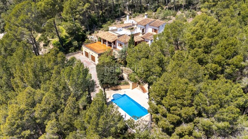 Foto 322d5006-0b14-4422-83de-829ba352bc34. Xalet amb calefacció aparcament piscina a Andratx Andratx